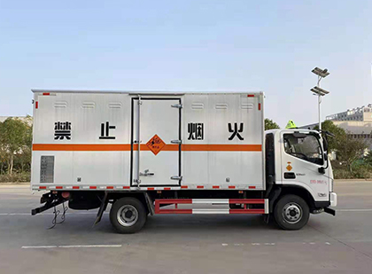 东乡爆破器材运输车