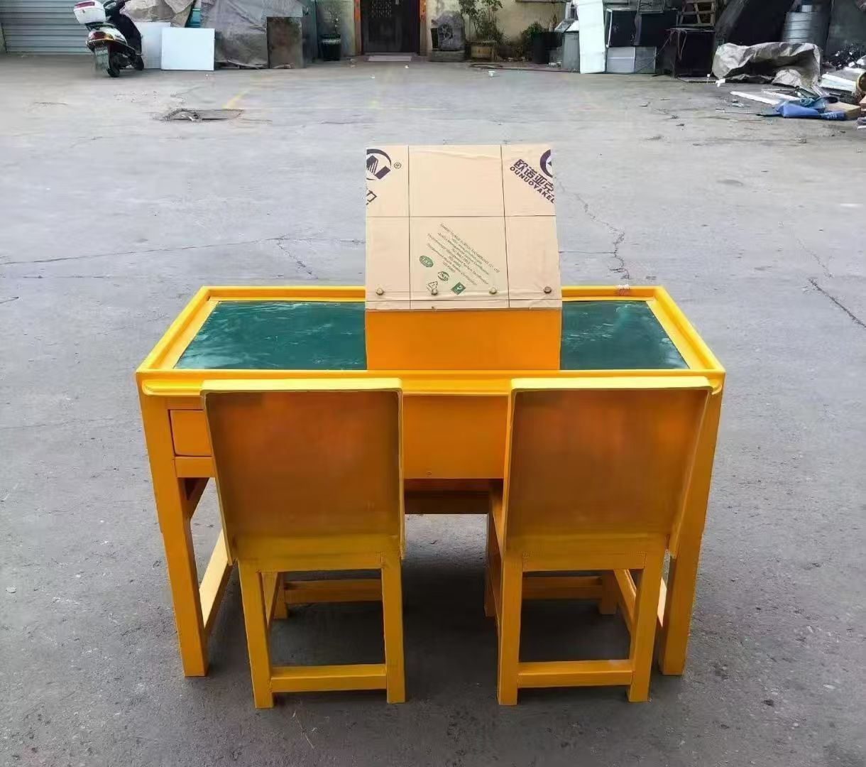 东乡防静电导通桌井下煤矿火工品发放桌：危险品流转的安全守护者